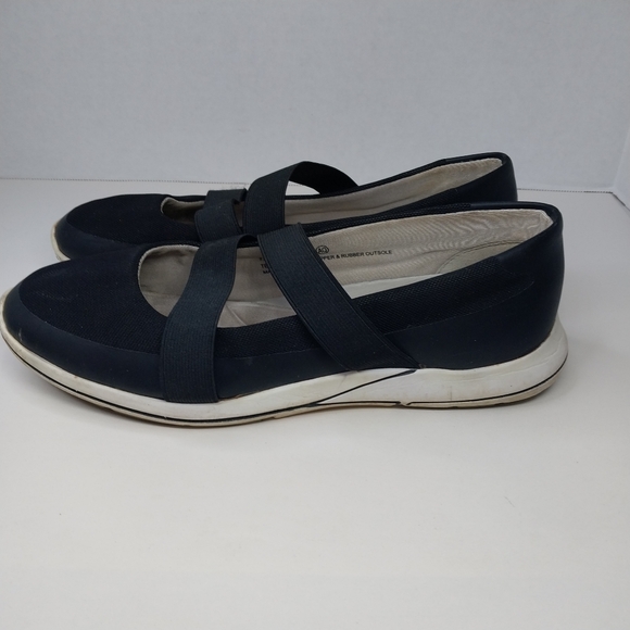 Aerosoles Women's size 7.5 Comfort Mary Jane stretch straps Black Slip-On Shoes - Picture 3 of 11